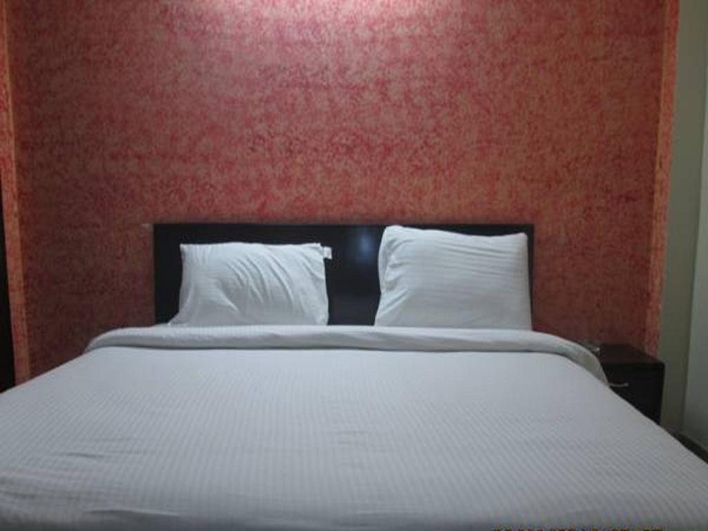 Charanpahari Hotel Нью-Делі Номер фото
