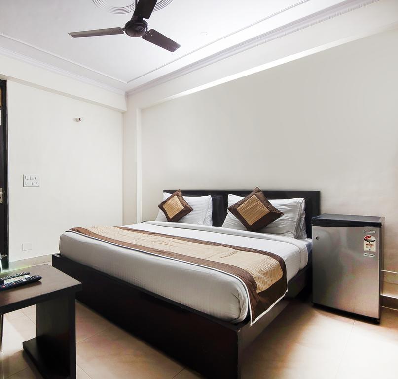 Charanpahari Hotel Нью-Делі Екстер'єр фото