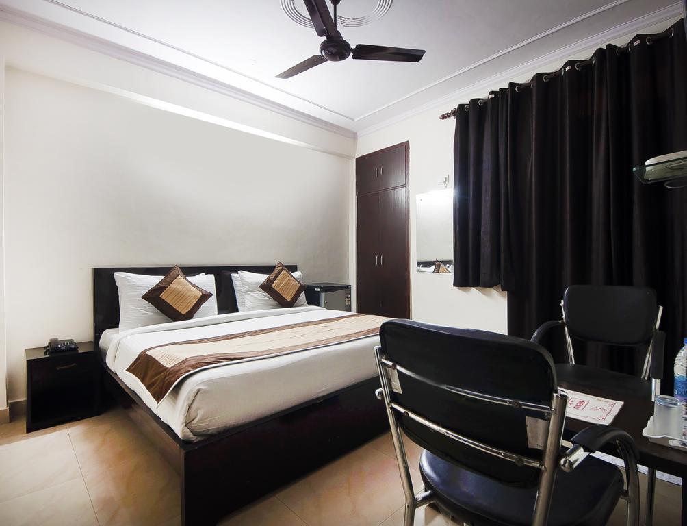 Charanpahari Hotel Нью-Делі Екстер'єр фото