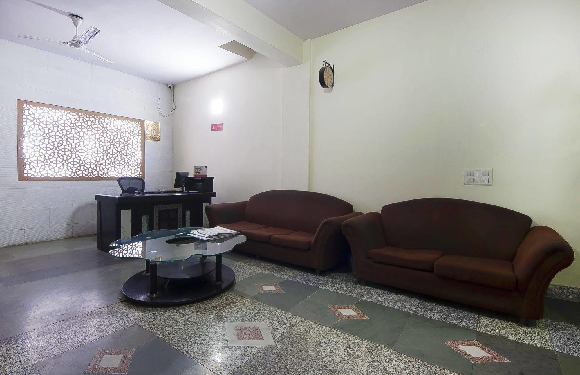 Charanpahari Hotel Нью-Делі Екстер'єр фото
